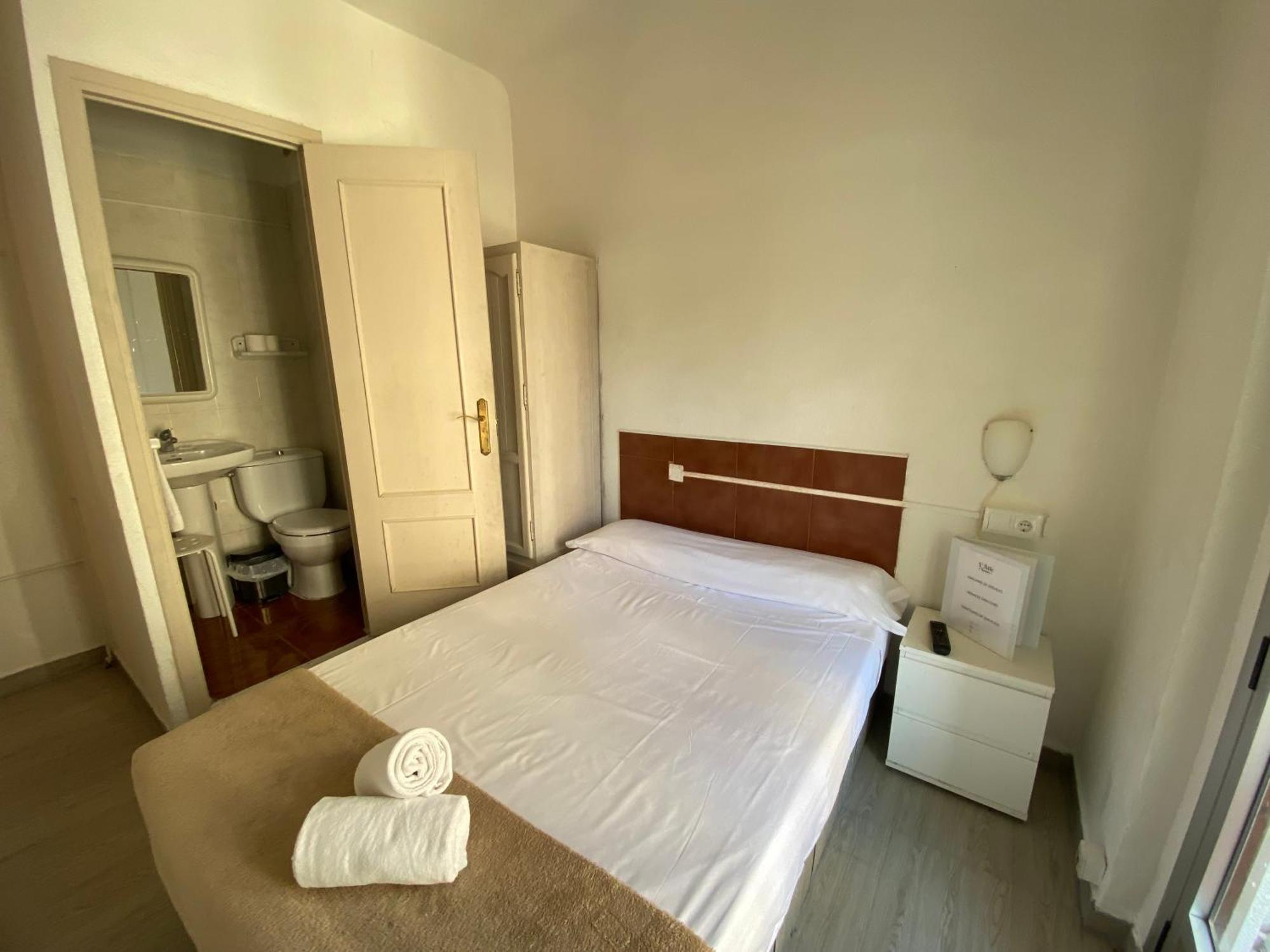 Latic Rooms Alicante Exterior photo