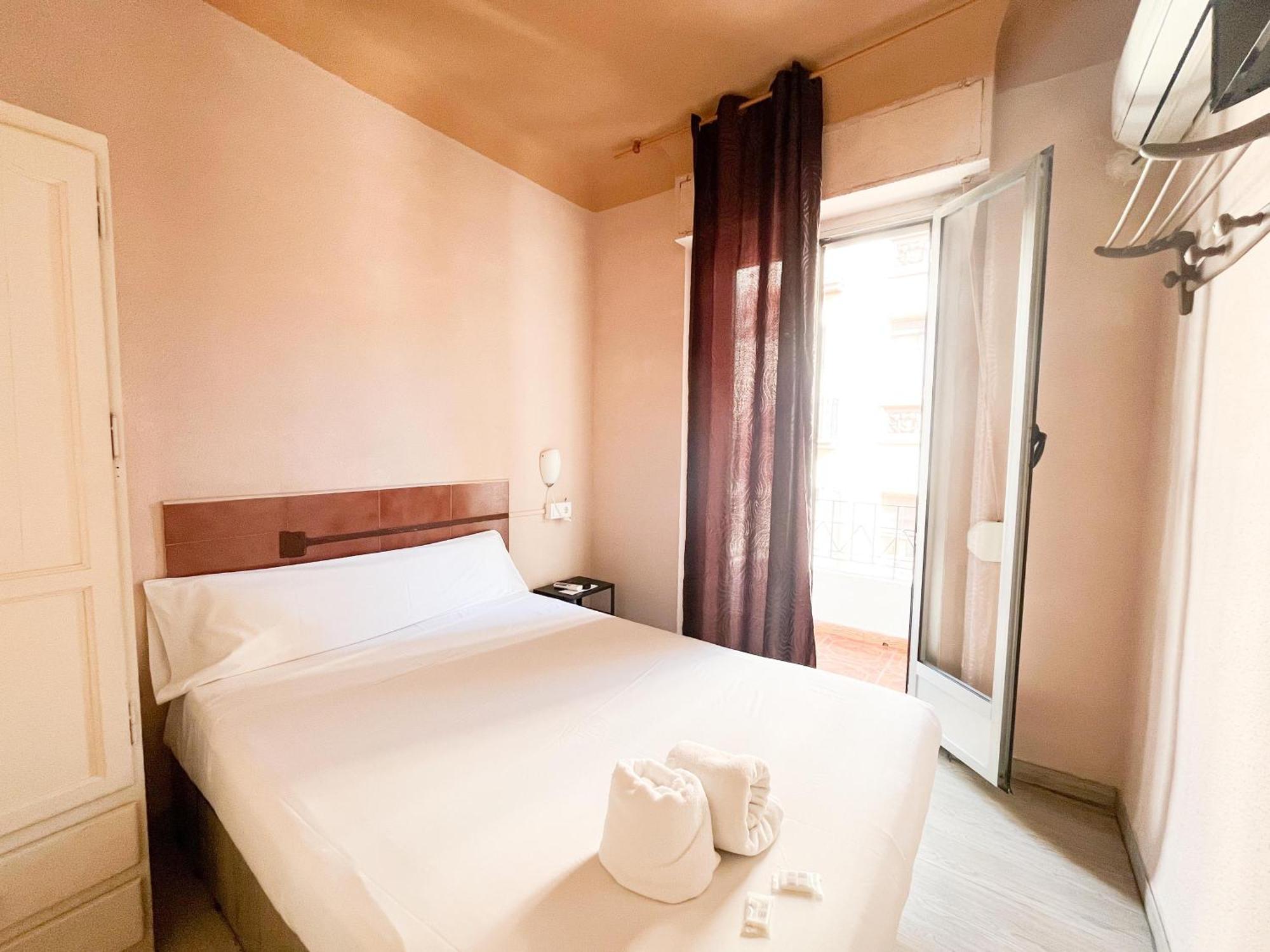 Latic Rooms Alicante Exterior photo